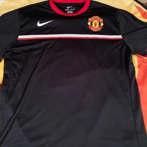 Manchester United men’s soccer jersey